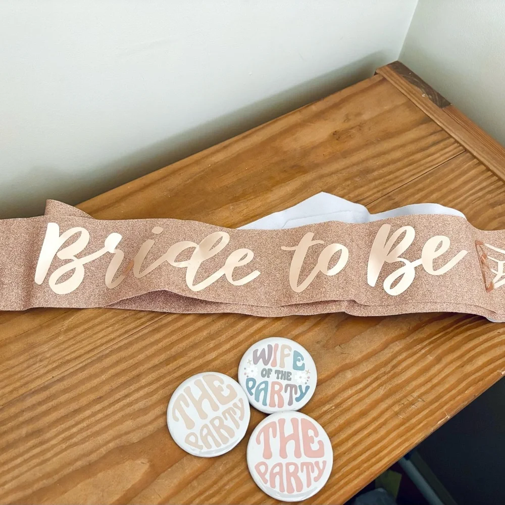 💥 Bridal Shower Bundle: Sash & Bride of the Party Buttons